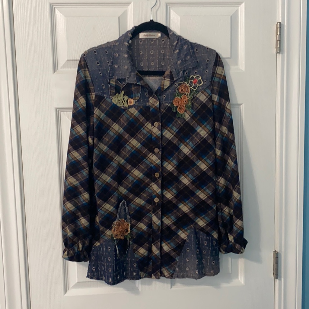 Simply Couture Navy Plaid Button-Up Top With Floral Appliqus
